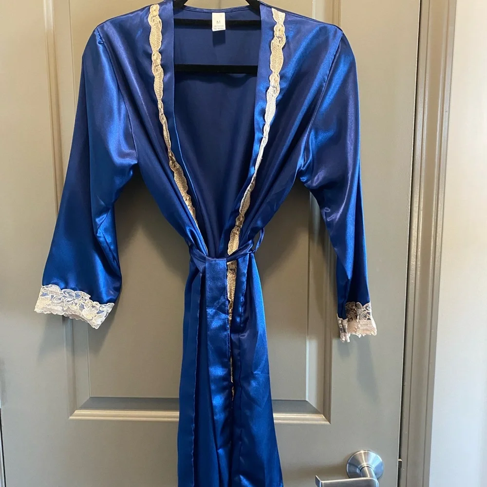 Luxurious Blue Satin Robe with Lace Accents NWOT 100% polyester feels like silk - Picture 1 of 16